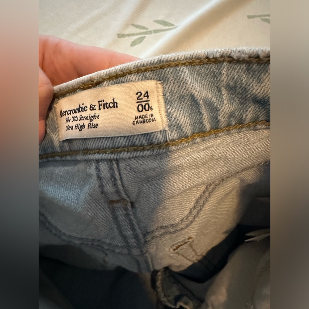 Abercrombie & Fitch BRAND NEW ultra highrise straight leg jeans size 24/00 short